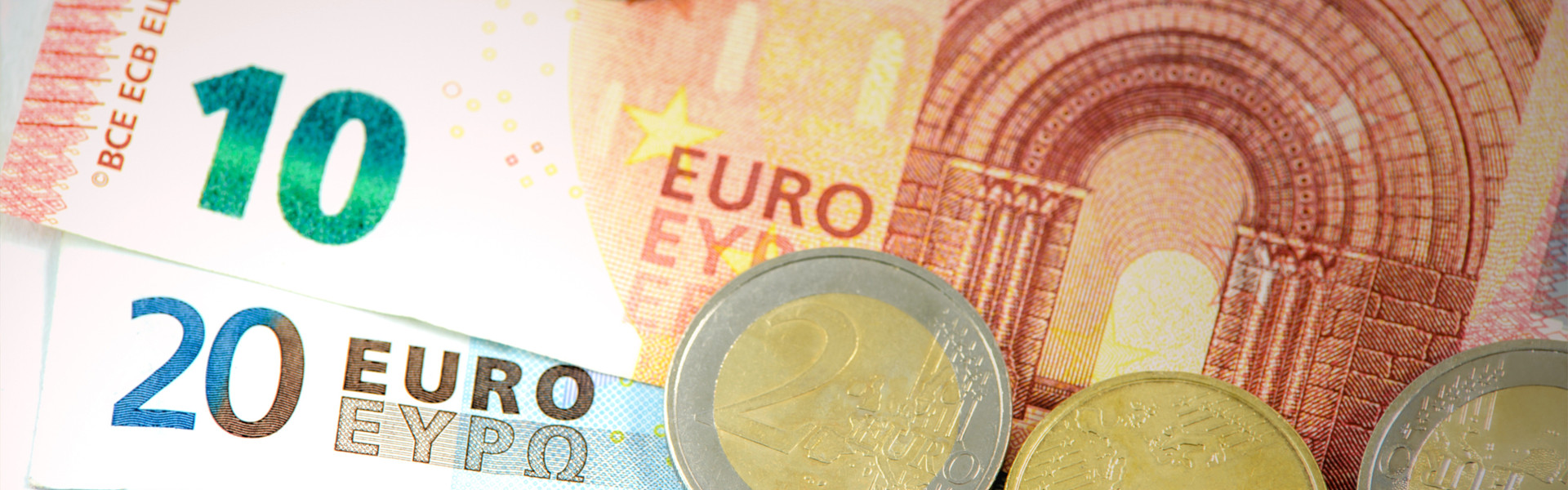 Население Чехии не желает принимать евро.jpg